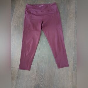 Women's Maroon Active Capri Leggings - Unbranded